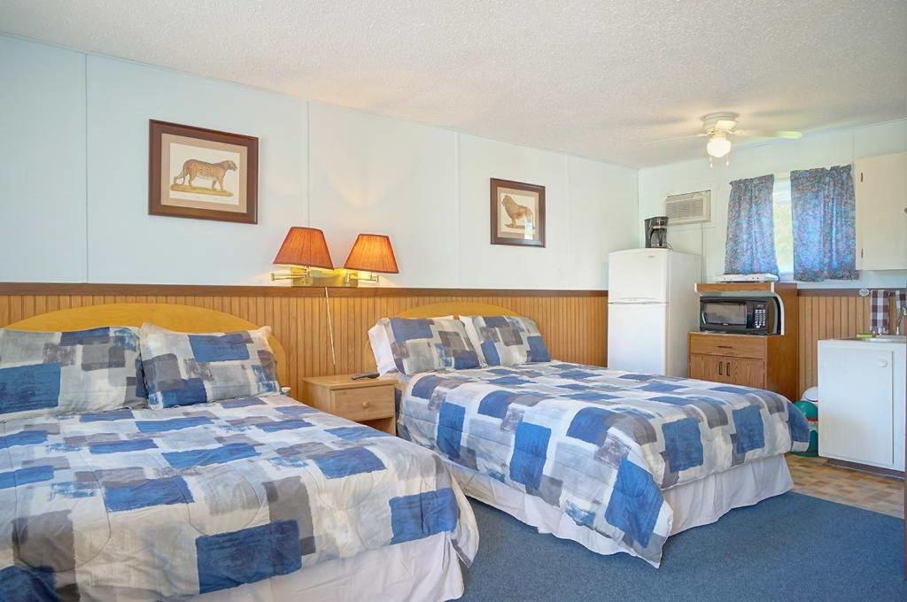 Green Acres Motel Summerside Bagian luar foto