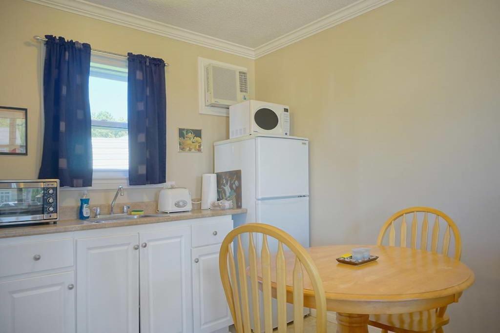 Green Acres Motel Summerside Bagian luar foto