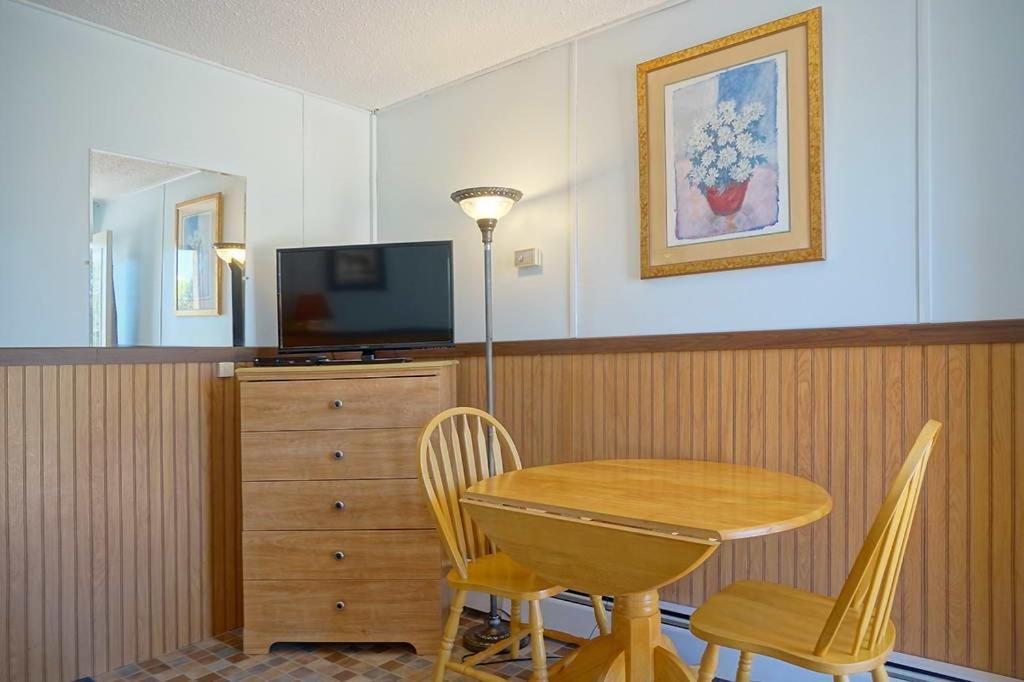 Green Acres Motel Summerside Bagian luar foto