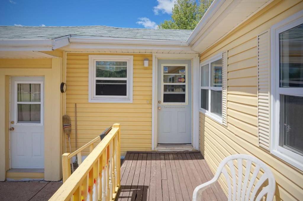 Green Acres Motel Summerside Bagian luar foto
